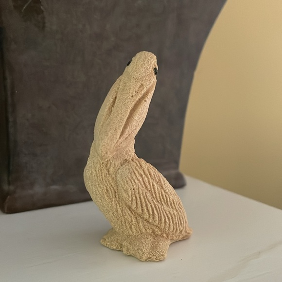 Sand art pelican 2 3/4” Cute company at desk or a table scape. - Picture 2 of 6